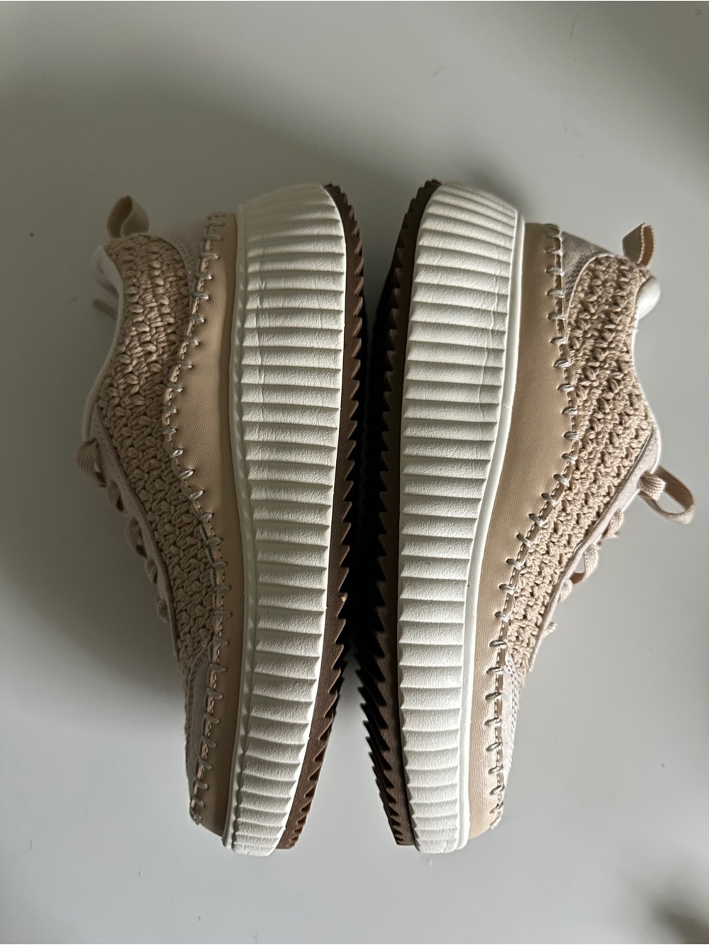 Dream Pairs Women’s Beige Crochet Platform Sneakers Lace-Up Size 6 Like New - Picture 7 of 15